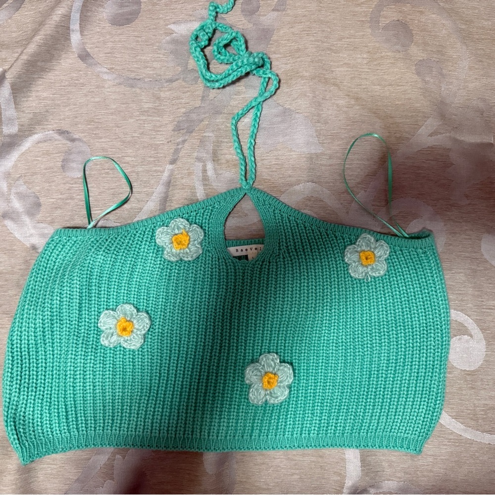 Vici crochet halter crop top